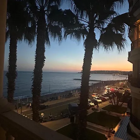 Sea View By The Beach, Centre, Seafront, Parking Apartament Mentona