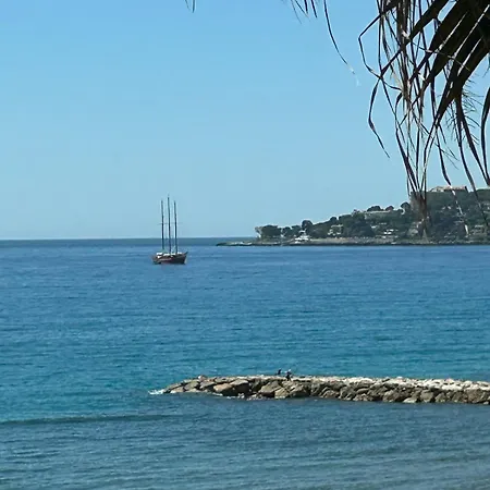 Apartament Sea View By The Beach, Centre, Seafront, Parking Mentona