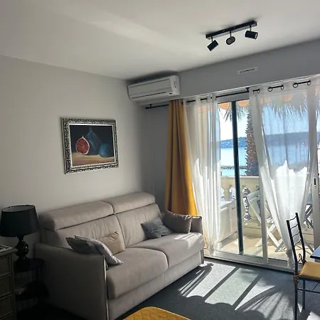 Sea View By The Beach, Centre, Seafront, Parking דירה