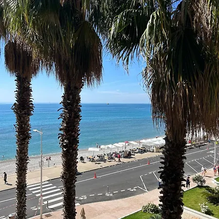 דירה Sea View By The Beach, Centre, Seafront, Parking מנטון