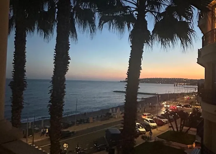 Sea View By The Lejlighed Menton